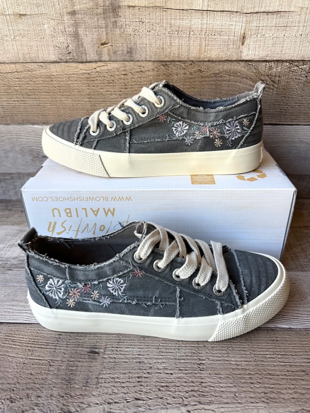 NEW Blowfish Malibu Very Sadie Charcoal Floral Embroidered Platform Sneakers 6.5